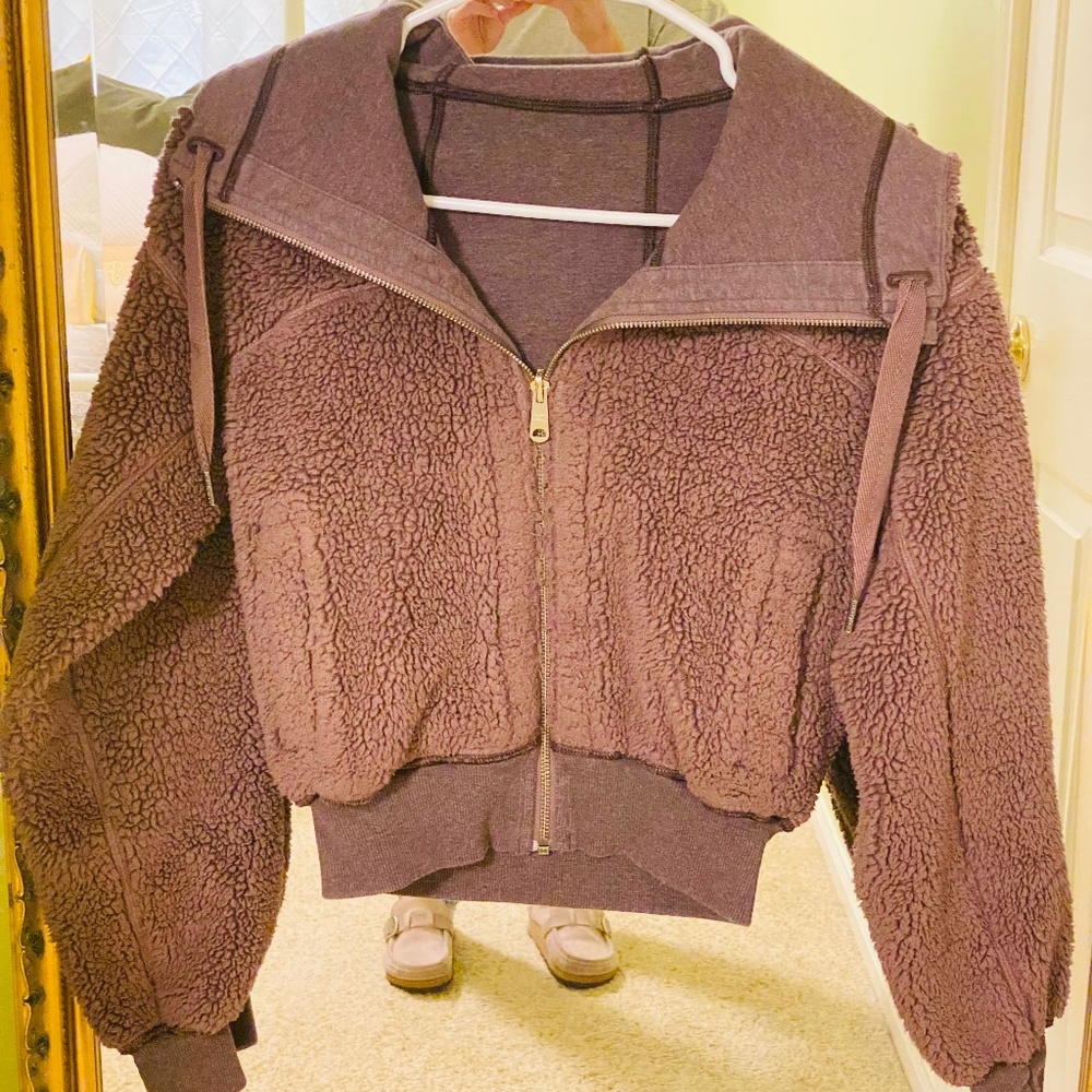 Lululemon Short Sweet and Sherpa Jacket